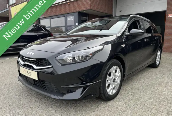 cee'd 1.0 T-GDi DynamicLine CARPLAY*CAMERA*