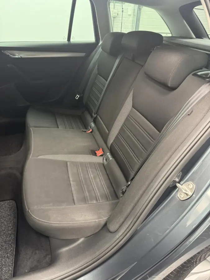 1.0 TSi Greentech Automaat-Trekhaak-Navigatie-Cr.contr-Clima-Carplay-Parkeersensoren-Lm16''velgen
