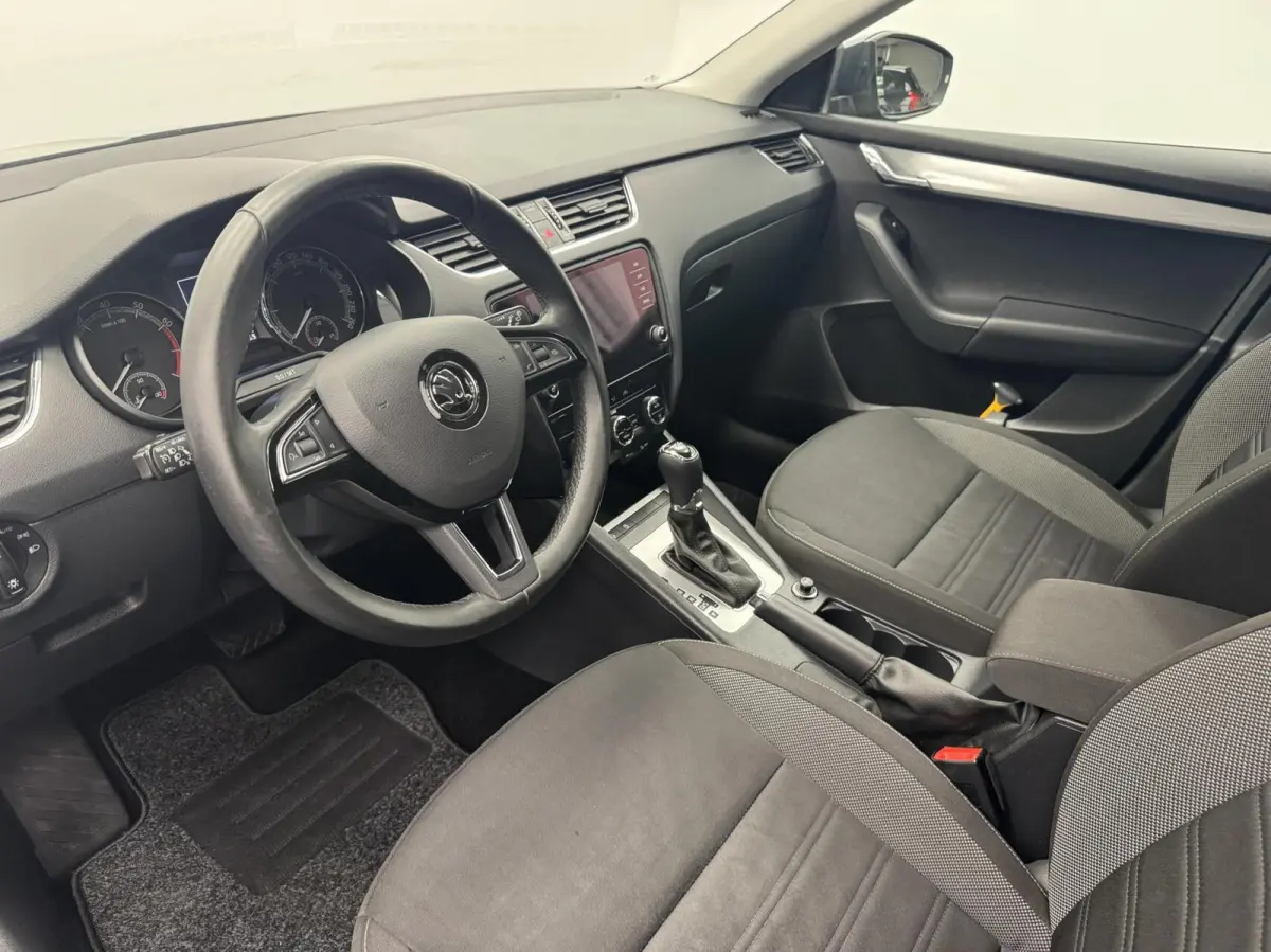 1.0 TSi Greentech Automaat-Trekhaak-Navigatie-Cr.contr-Clima-Carplay-Parkeersensoren-Lm16''velgen