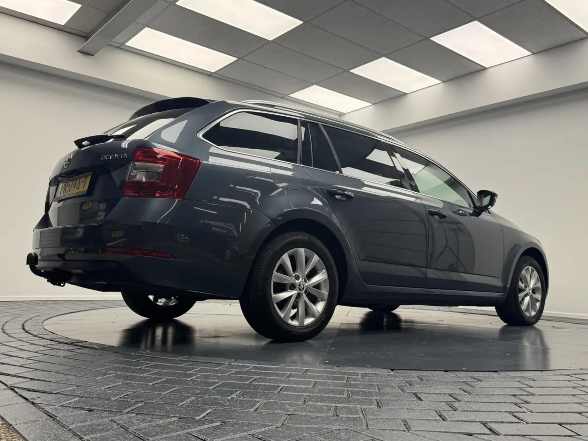 1.0 TSi Greentech Automaat-Trekhaak-Navigatie-Cr.contr-Clima-Carplay-Parkeersensoren-Lm16''velgen