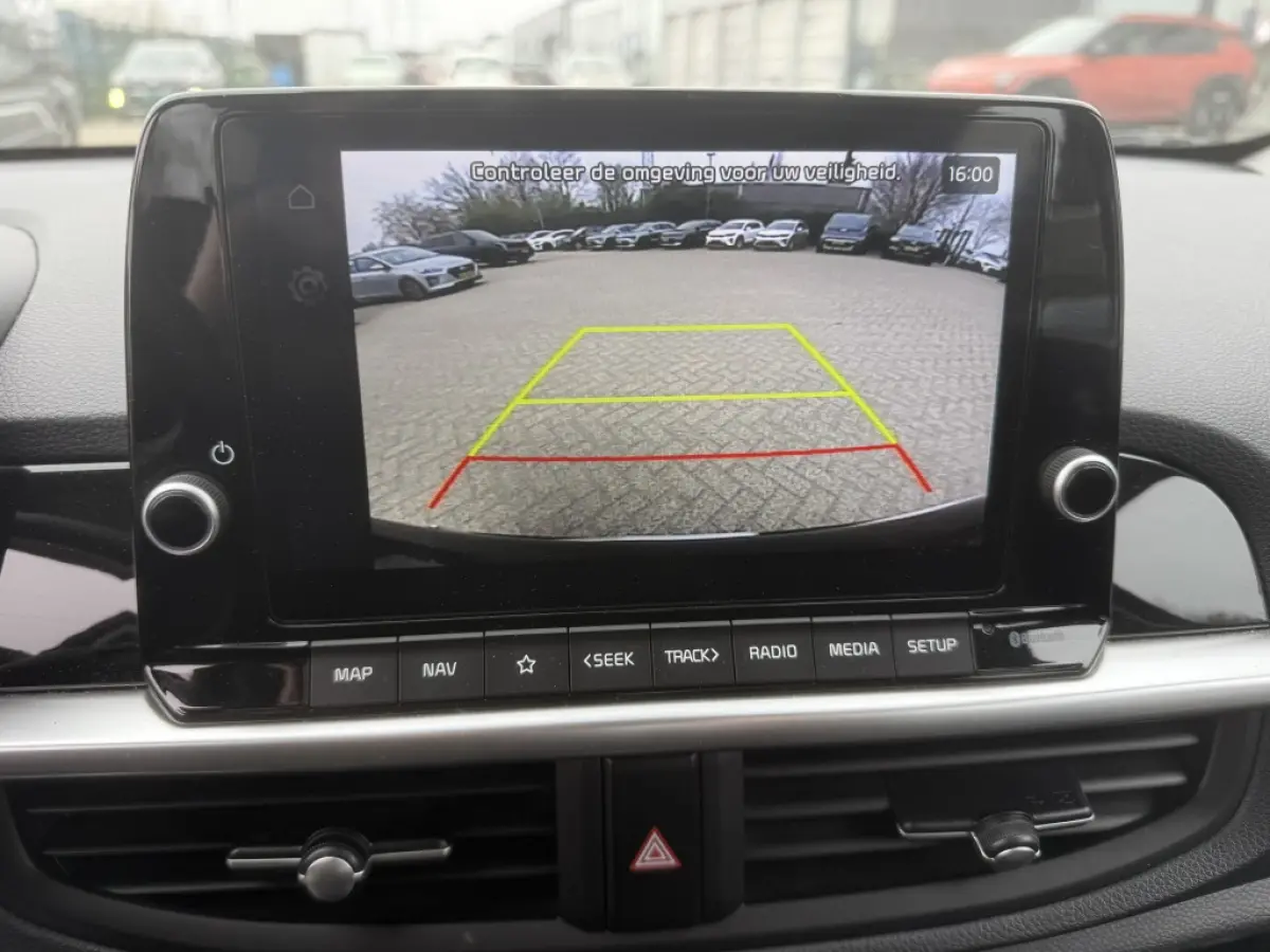 1.0 DPi DynamicLine NAVIGATIE + CAMERA - Apple CarPlay / Androi