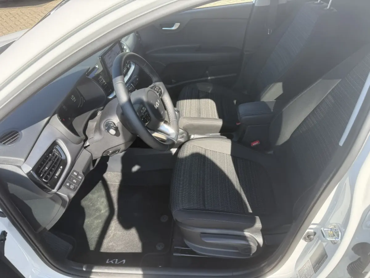 1.0 T-GDi MHEV DynamicPlusLine NAVI + CAMERA Stoel + Stuurverw.