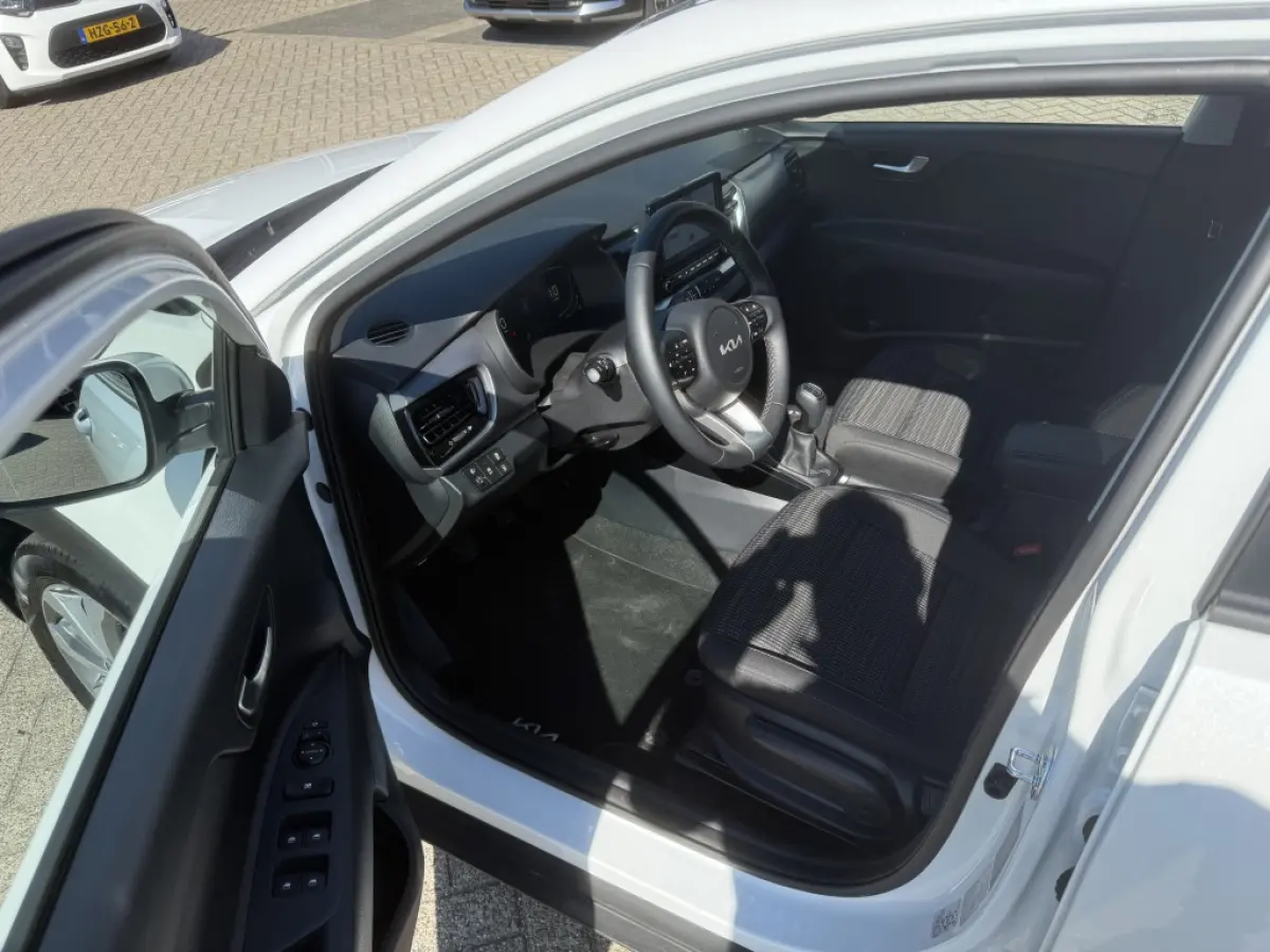 1.0 T-GDi MHEV DynamicPlusLine NAVI + CAMERA Stoel + Stuurverw.