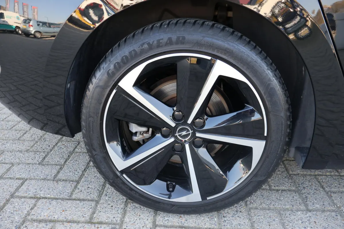 1.6 Hybrid Business Edition 1e Eigenaar | Volledig Onderh | NAP | BTW | Winterpack | Camera | Navi | 1 Kabel | Carplay | Climate |  LED | DAB | Keyless | PDC