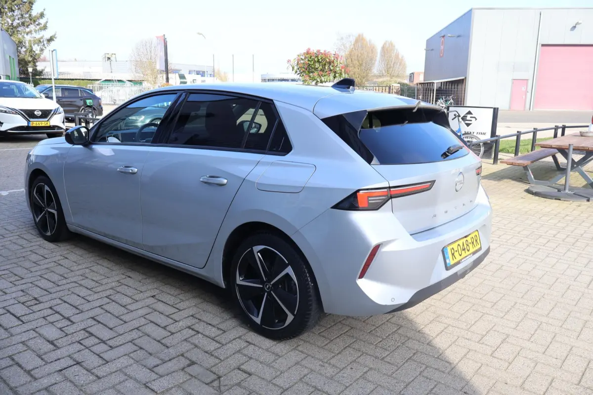 1.6 Hybrid Business Edition 1e Eigenaar | Volledig Onderh | NAP | BTW | Winterpack | Camera | Navi | Climate | DAB | ACC | Carplay | 1 kabel | LED | Keyless | PDC