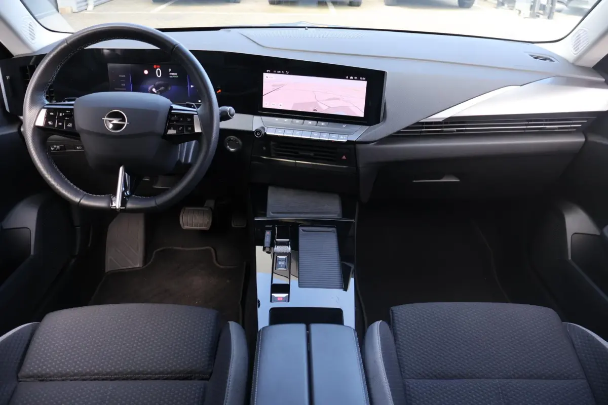 1.6 Hybrid Business Edition 1e Eigenaar | Volledig Onderh | NAP | BTW | Winterpack | Camera | Navi | Climate | DAB | ACC | Carplay | 1 kabel | LED | Keyless | PDC