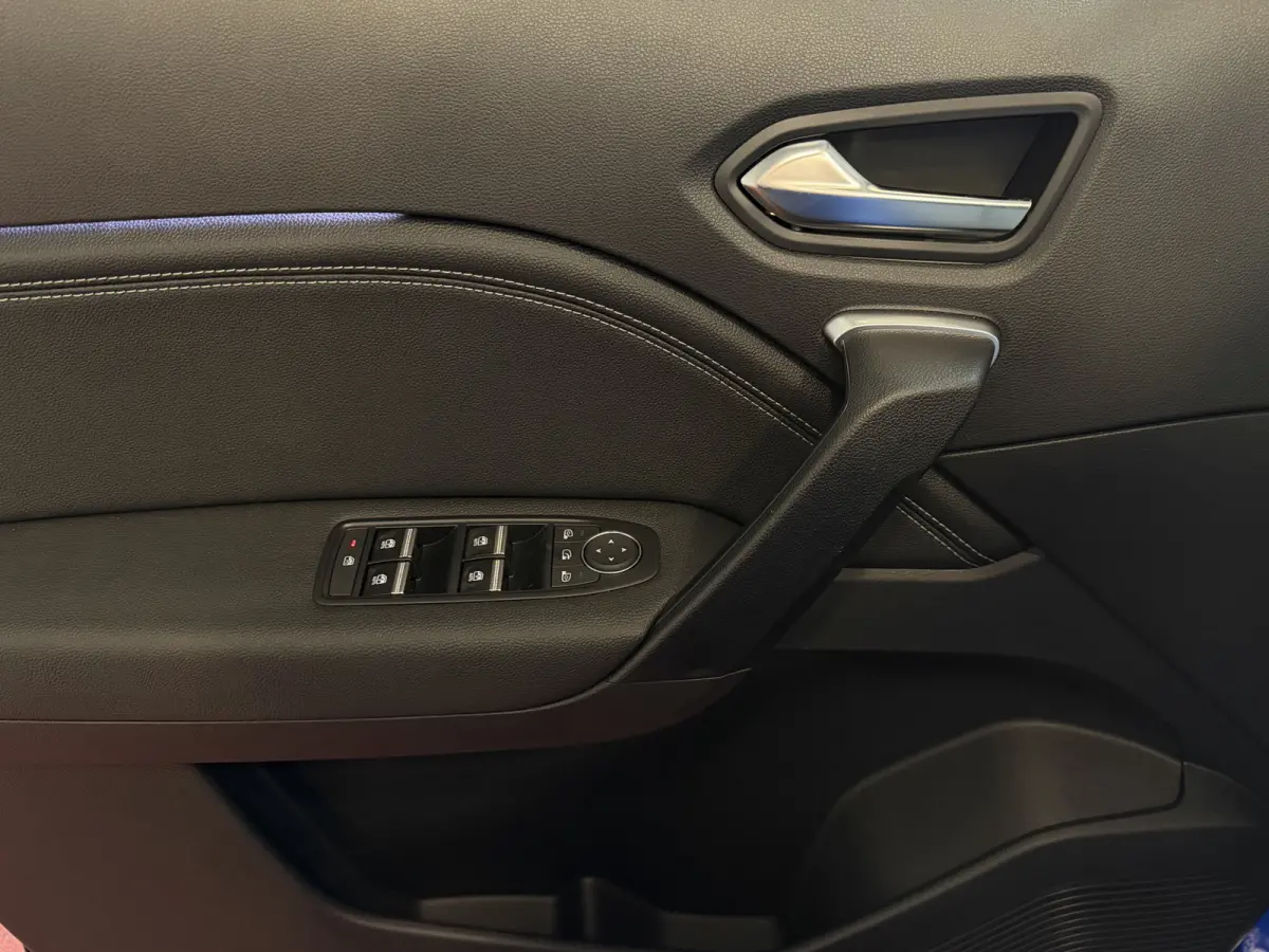 1.6 PHEV AT INTENSE+ NW AUTO / CAMERA / NAVI LED STOEL + STUUR VERW PLUG IN HYBRID