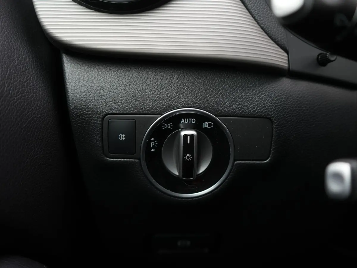 180 Business Solution | Navi  | Camera | Cruise | LED | 12 maand BOVAG Garantie! |