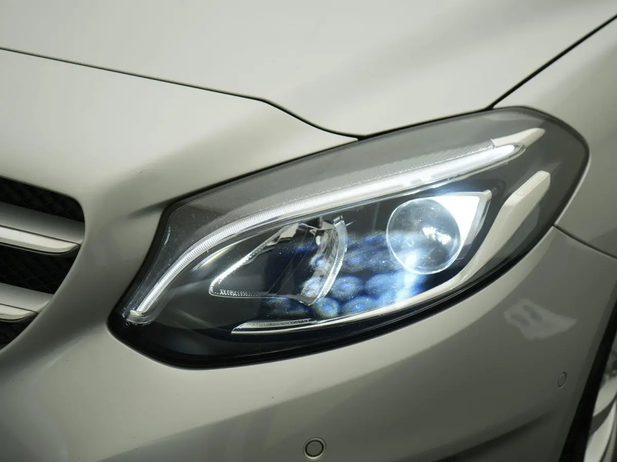 180 Business Solution | Navi  | Camera | Cruise | LED | 12 maand BOVAG Garantie! |