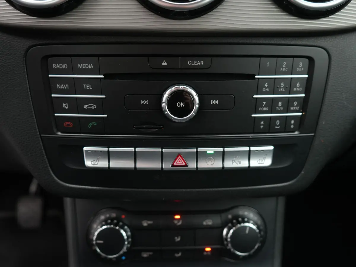 180 Business Solution | Navi  | Camera | Cruise | LED | 12 maand BOVAG Garantie! |