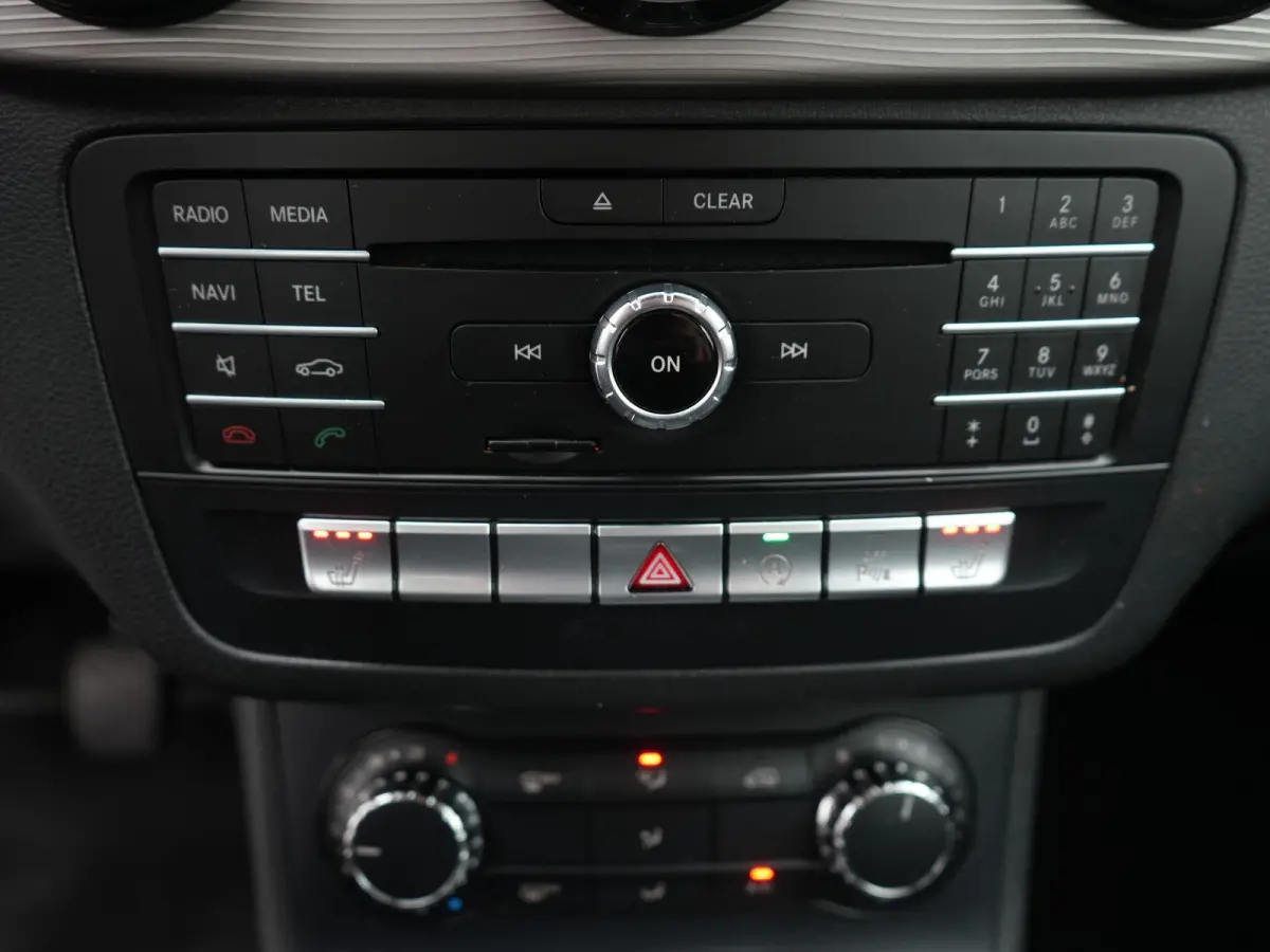 180 Business Solution | Navi  | Camera | Cruise | LED | 12 maand BOVAG Garantie! |