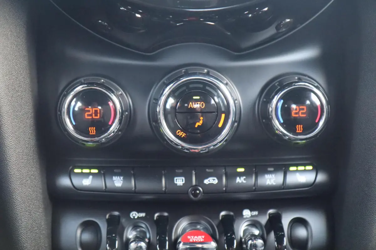 1.5 Automaat 136PK 🚗 | 29DKM 📉 | JCW Velgen 🛞 | CarPlay 📱 | Leder 🛋️ | 1e eigenaar