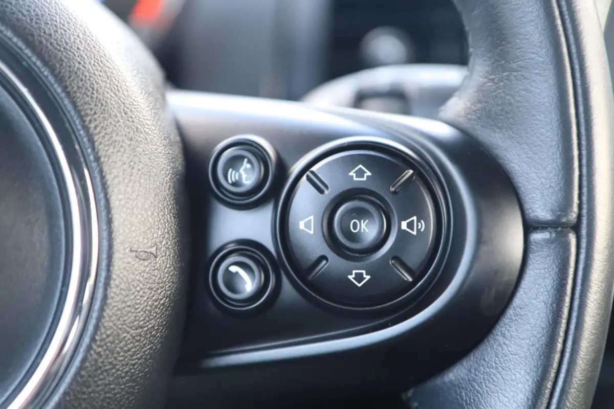 1.5 Automaat 136PK 🚗 | 29DKM 📉 | JCW Velgen 🛞 | CarPlay 📱 | Leder 🛋️ | 1e eigenaar