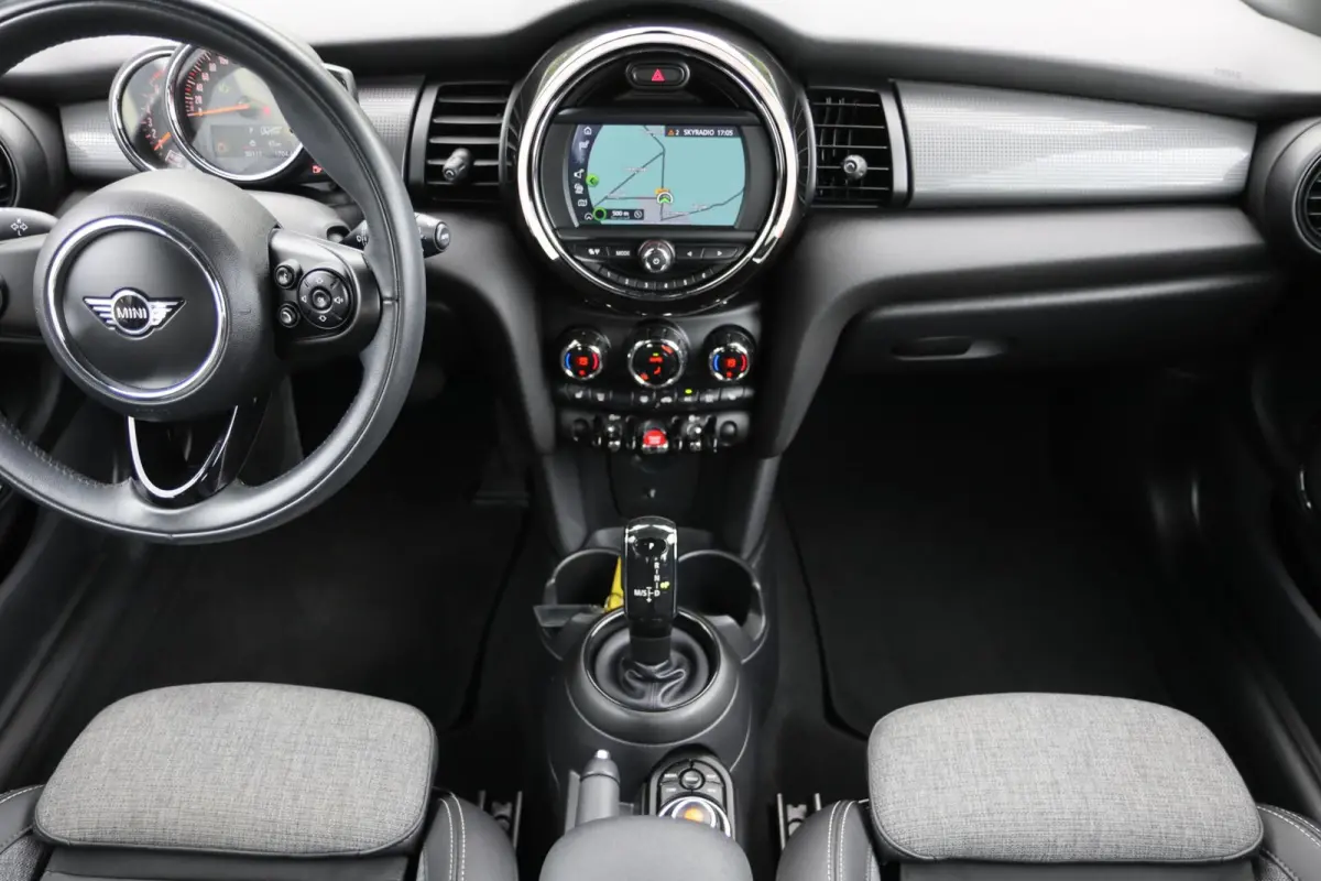 1.5 Automaat 136PK 🚗 | 29DKM 📉 | JCW Velgen 🛞 | CarPlay 📱 | Leder 🛋️ | 1e eigenaar