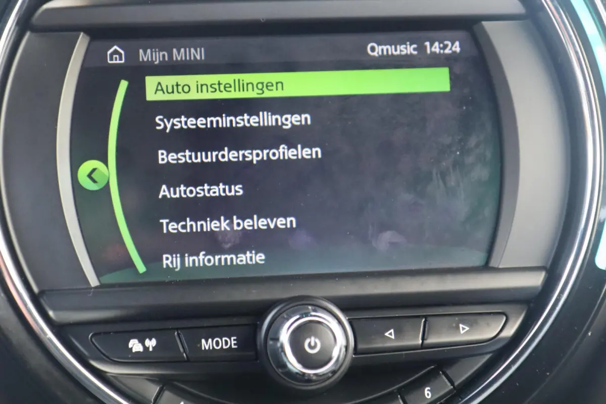 1.5 Automaat 136PK 🚗 | 29DKM 📉 | JCW Velgen 🛞 | CarPlay 📱 | Leder 🛋️ | 1e eigenaar