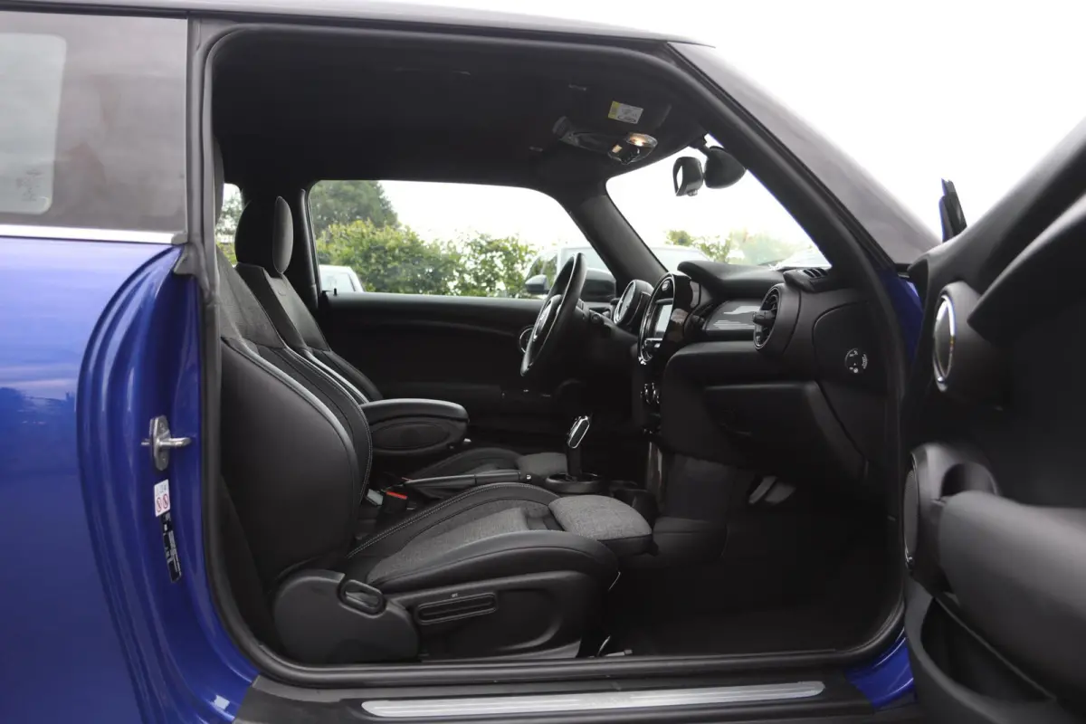 1.5 Automaat 136PK 🚗 | 29DKM 📉 | JCW Velgen 🛞 | CarPlay 📱 | Leder 🛋️ | 1e eigenaar