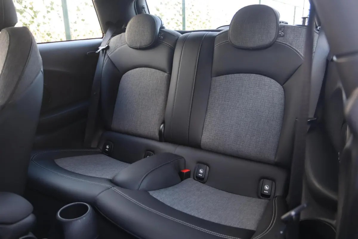 1.5 Automaat 136PK 🚗 | 29DKM 📉 | JCW Velgen 🛞 | CarPlay 📱 | Leder 🛋️ | 1e eigenaar