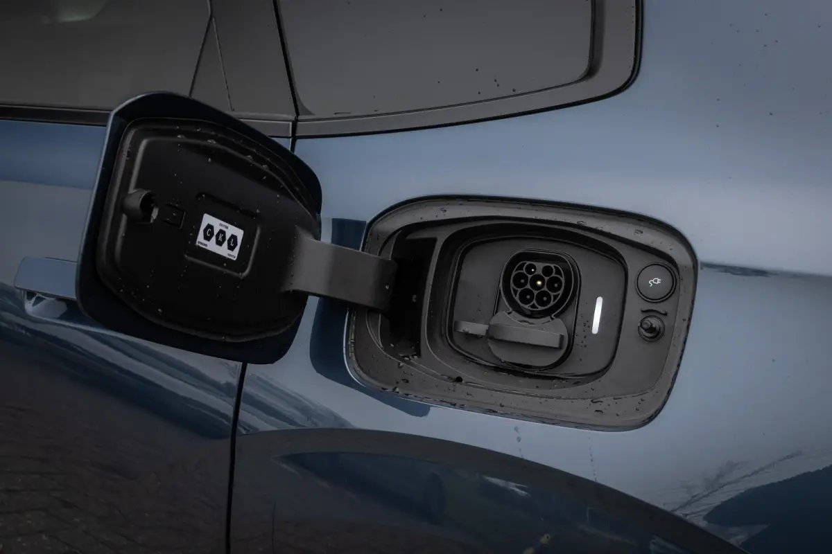 Single Motor Ext. R. Ultra Launch Edition 92 kWh 22" | Pilot Assist | Climate | Bowers & Wilkins | Luchtvering | Trekhaak | Geventileerde Massagestoelen | Head-up | Panoramadak| | 3D Camera 