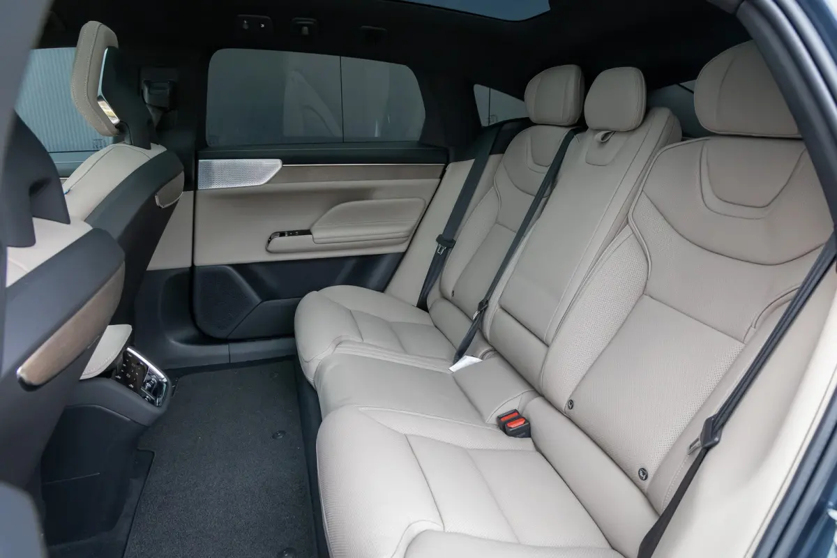 Single Motor Ext. R. Ultra Launch Edition 92 kWh 22" | Pilot Assist | Climate | Bowers & Wilkins | Luchtvering | Trekhaak | Geventileerde Massagestoelen | Head-up | Panoramadak| | 3D Camera 