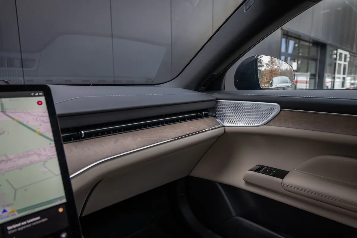 Single Motor Ext. R. Ultra Launch Edition 92 kWh 22" | Pilot Assist | Climate | Bowers & Wilkins | Luchtvering | Trekhaak | Geventileerde Massagestoelen | Head-up | Panoramadak| | 3D Camera 