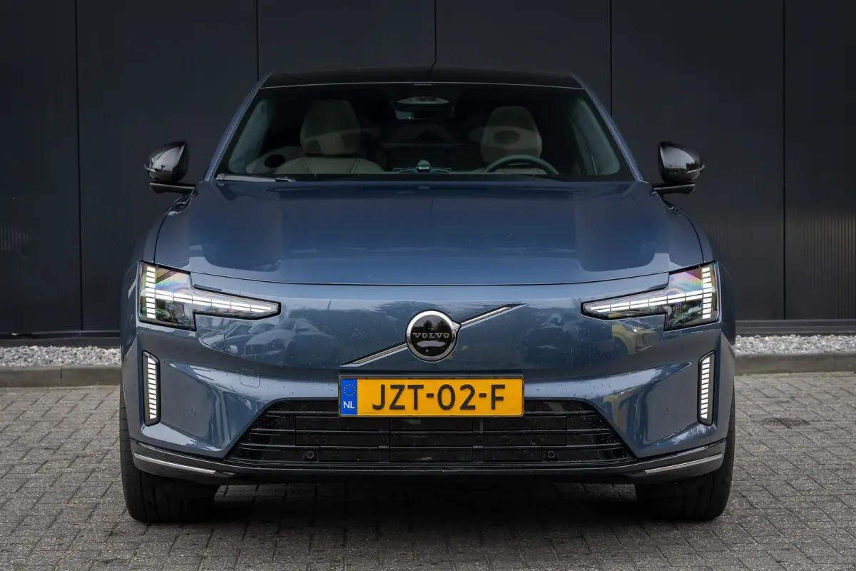 Single Motor Ext. R. Ultra Launch Edition 92 kWh 22" | Pilot Assist | Climate | Bowers & Wilkins | Luchtvering | Trekhaak | Geventileerde Massagestoelen | Head-up | Panoramadak| | 3D Camera 