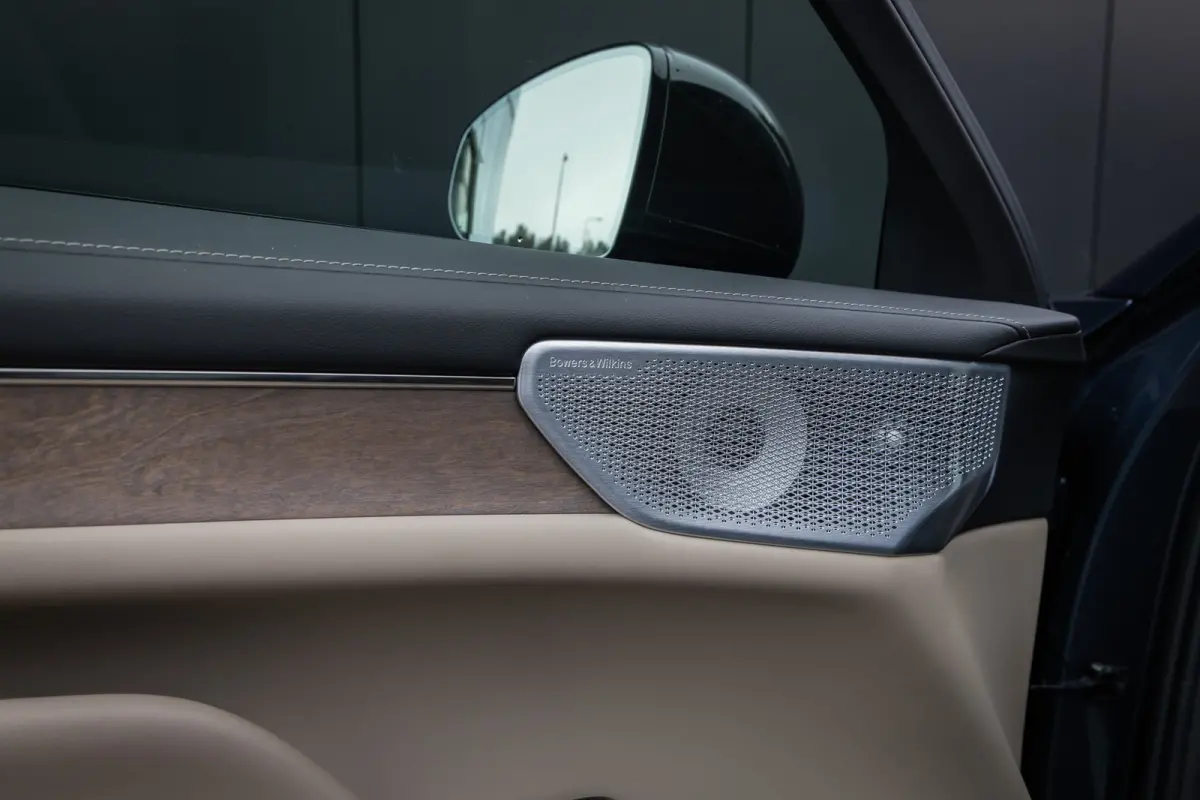 Single Motor Ext. R. Ultra Launch Edition 92 kWh 22" | Pilot Assist | Climate | Bowers & Wilkins | Luchtvering | Trekhaak | Geventileerde Massagestoelen | Head-up | Panoramadak| | 3D Camera 