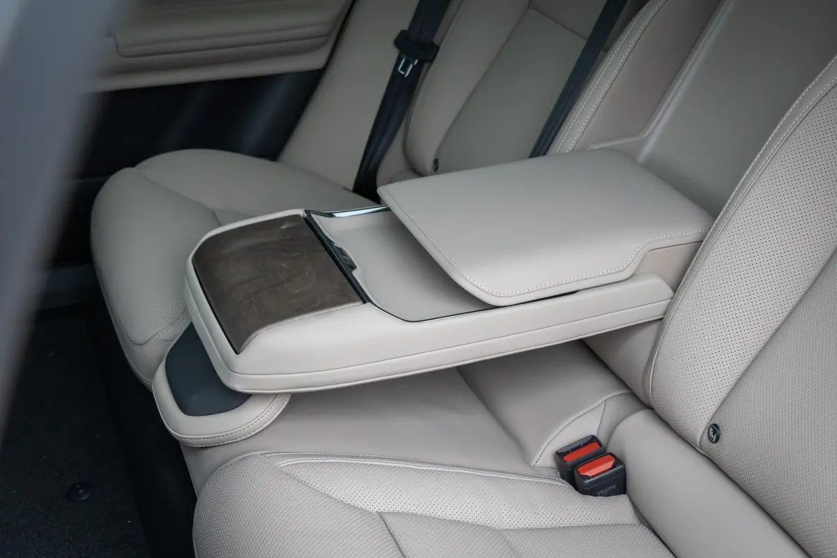 Single Motor Ext. R. Ultra Launch Edition 92 kWh 22" | Pilot Assist | Climate | Bowers & Wilkins | Luchtvering | Trekhaak | Geventileerde Massagestoelen | Head-up | Panoramadak| | 3D Camera 