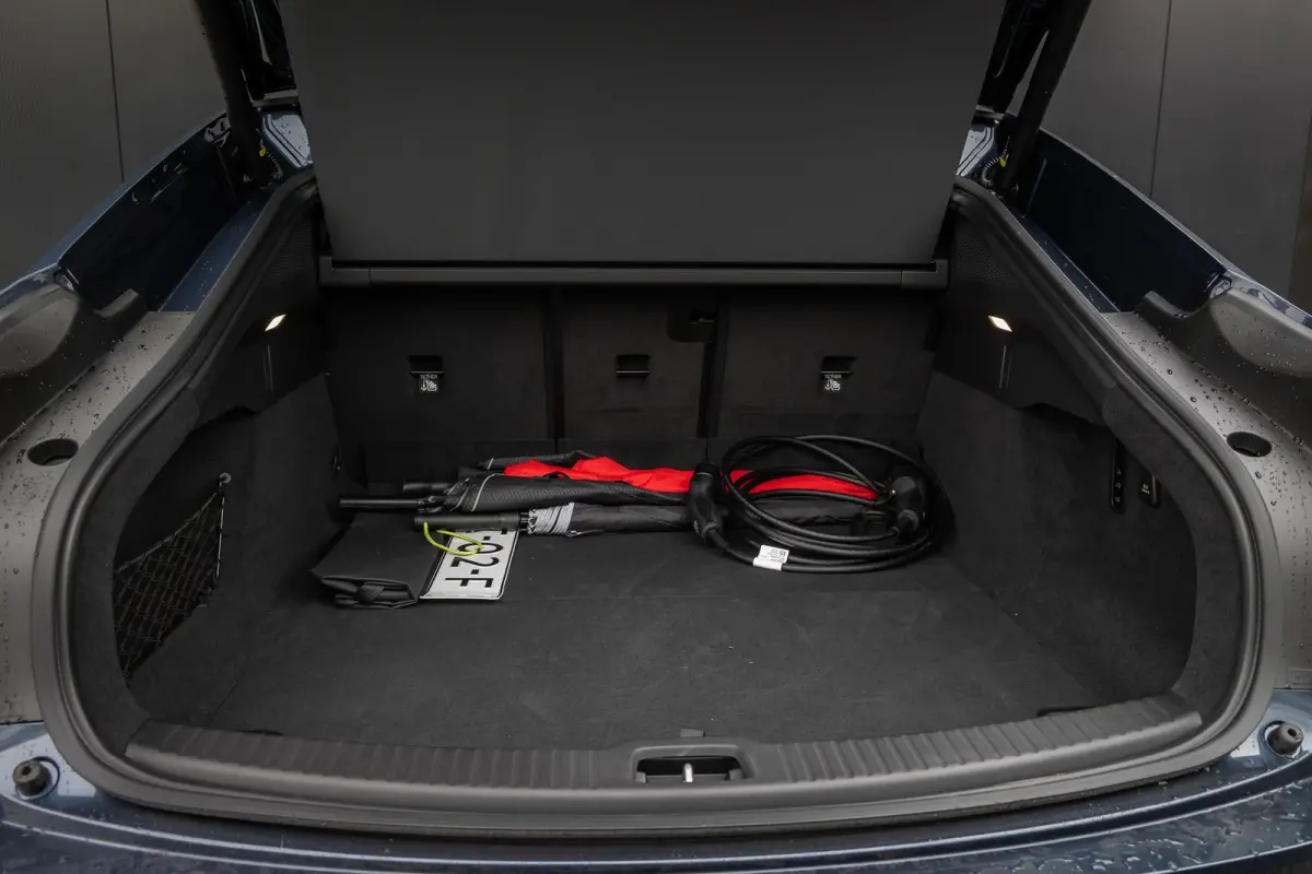 Single Motor Ext. R. Ultra Launch Edition 92 kWh 22" | Pilot Assist | Climate | Bowers & Wilkins | Luchtvering | Trekhaak | Geventileerde Massagestoelen | Head-up | Panoramadak| | 3D Camera 