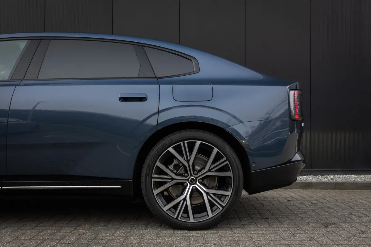 Single Motor Ext. R. Ultra Launch Edition 92 kWh 22" | Pilot Assist | Climate | Bowers & Wilkins | Luchtvering | Trekhaak | Geventileerde Massagestoelen | Head-up | Panoramadak| | 3D Camera 