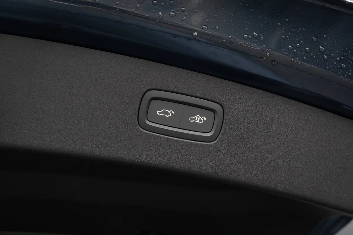 Single Motor Ext. R. Ultra Launch Edition 92 kWh 22" | Pilot Assist | Climate | Bowers & Wilkins | Luchtvering | Trekhaak | Geventileerde Massagestoelen | Head-up | Panoramadak| | 3D Camera 