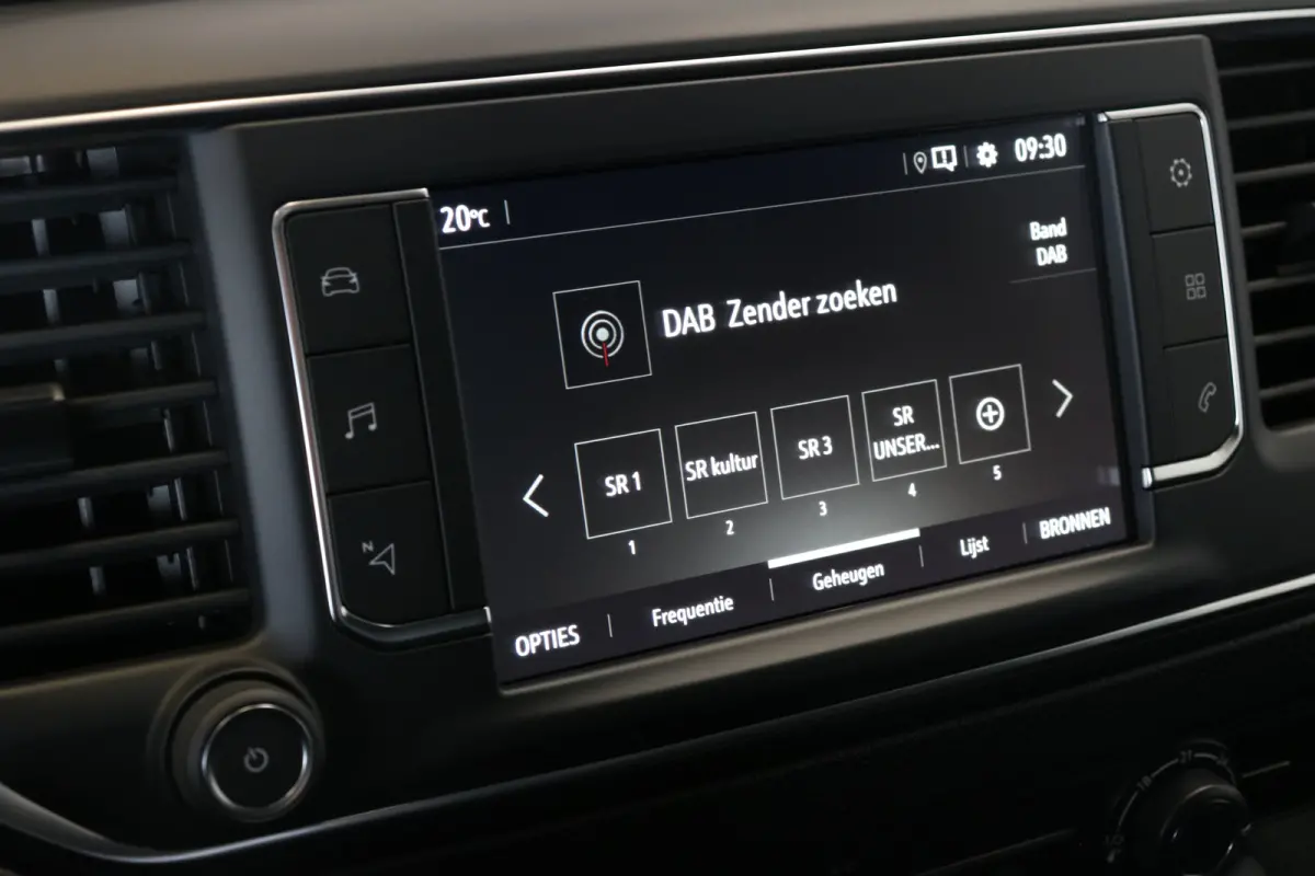 gesloten Bestelwagen 2.0 BlueHDi 180 S&S L2 Automaat | Navi | Camera | Verw. stoelen | Airco | 3-zitplaatsen |