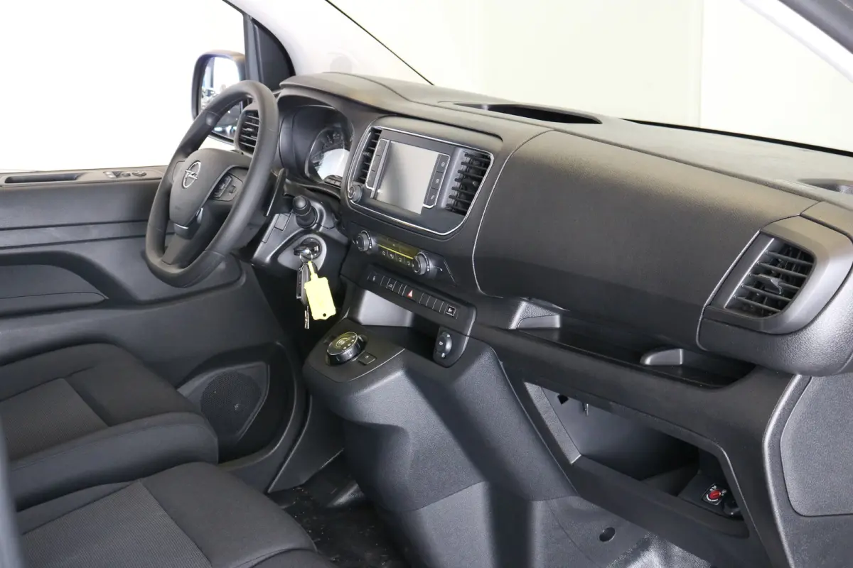 gesloten Bestelwagen 2.0 BlueHDi 180 S&S L2 Automaat | Navi | Camera | Verw. stoelen | Airco | 3-zitplaatsen |