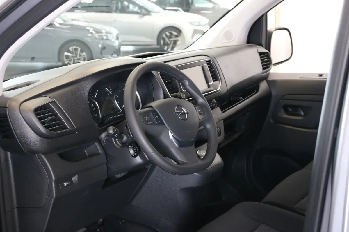 gesloten Bestelwagen 2.0 BlueHDi 180 S&S L2 Automaat | Navi | Camera | Verw. stoelen | Airco | 3-zitplaatsen |