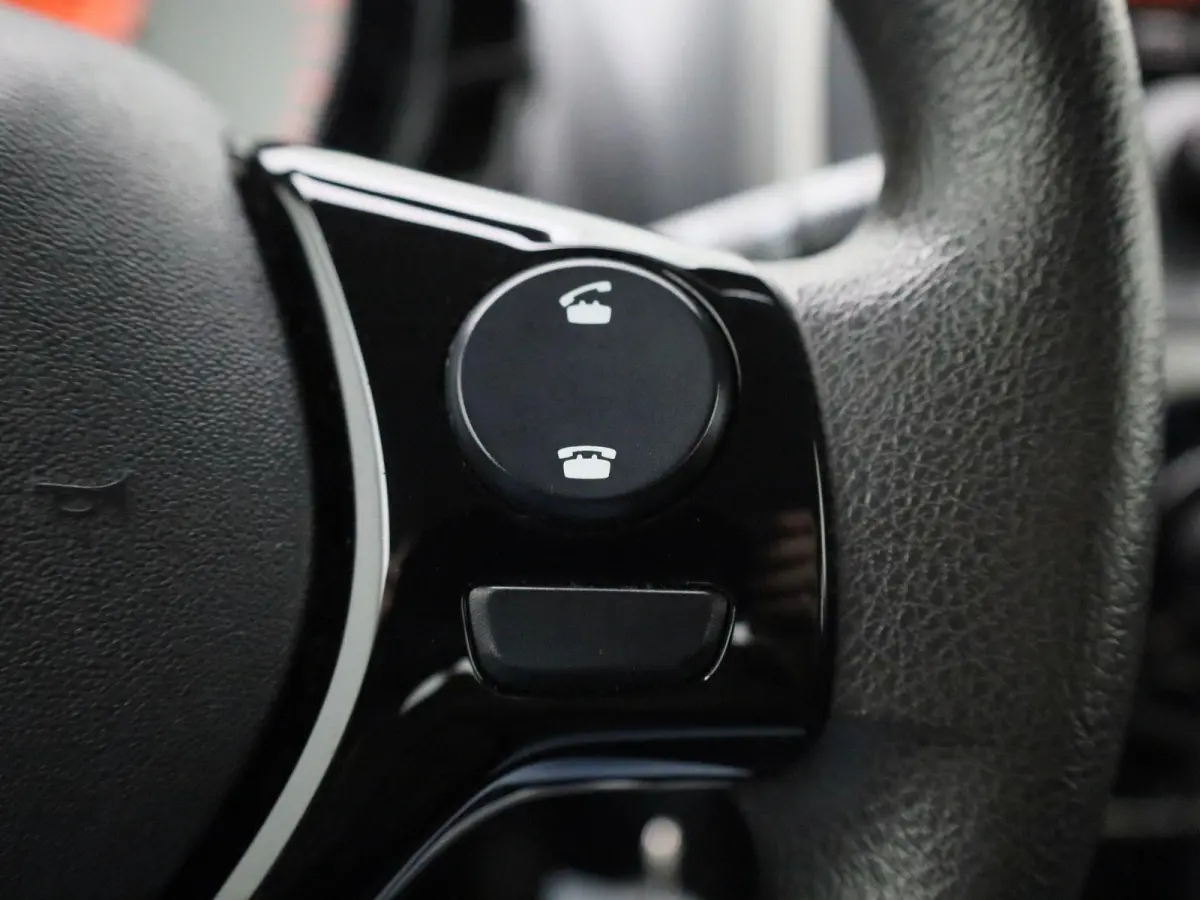 1.0 12V E-VTI 68PK 5DR | Airconditioning | Bluetooth |
