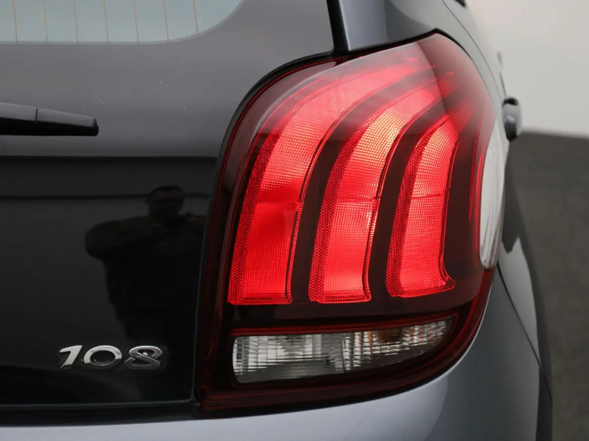 1.0 12V E-VTI 68PK 5DR | Airconditioning | Bluetooth |