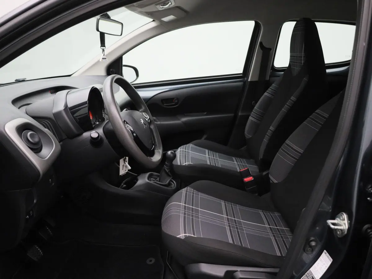 1.0 12V E-VTI 68PK 5DR | Airconditioning | Bluetooth |