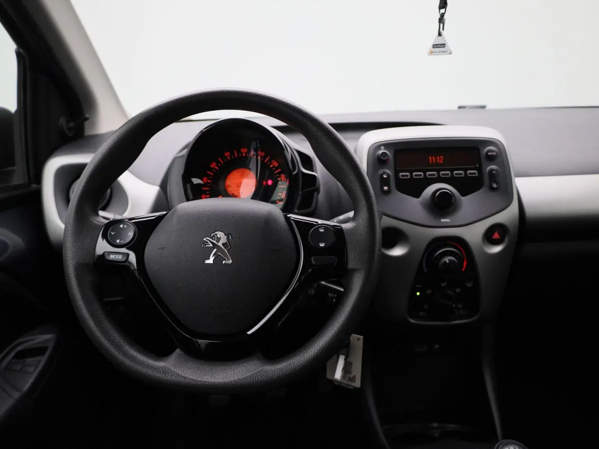 1.0 12V E-VTI 68PK 5DR | Airconditioning | Bluetooth |