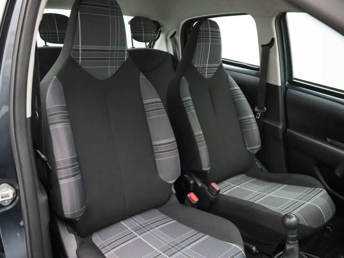 1.0 12V E-VTI 68PK 5DR | Airconditioning | Bluetooth |
