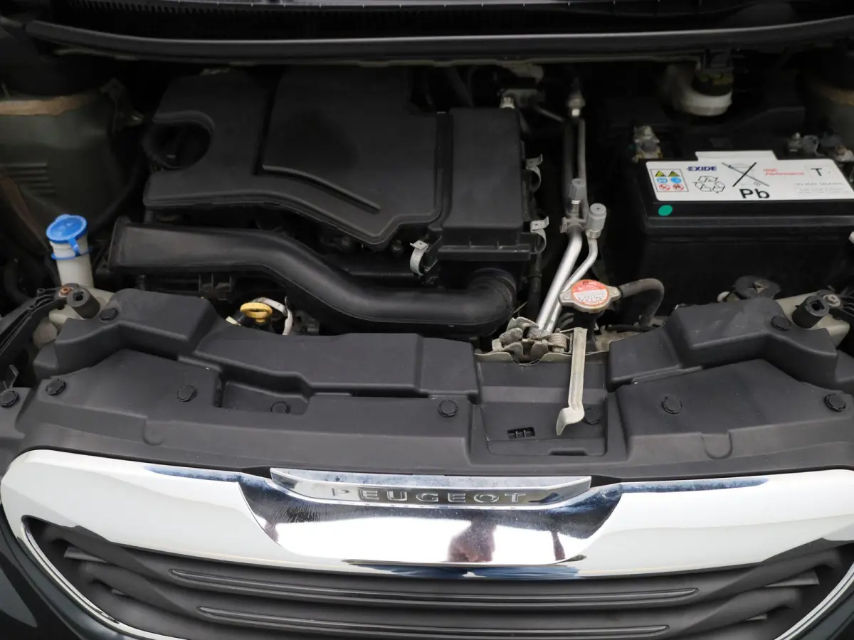 1.0 12V E-VTI 68PK 5DR | Airconditioning | Bluetooth |