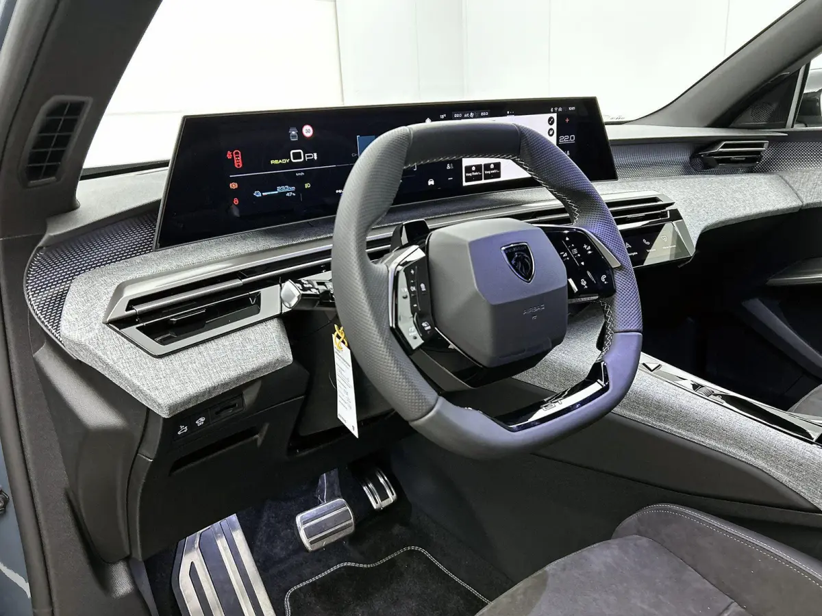 GT Avantage 73 kWh 210pk Automaat | 8 JAAR GARANTIE | Trekhaak | 360 Camera | Elektrische Achterklep | Alcantara Bekleding | Navigatie | Climate Control | Adaptieve Cruise Control | Full-LED