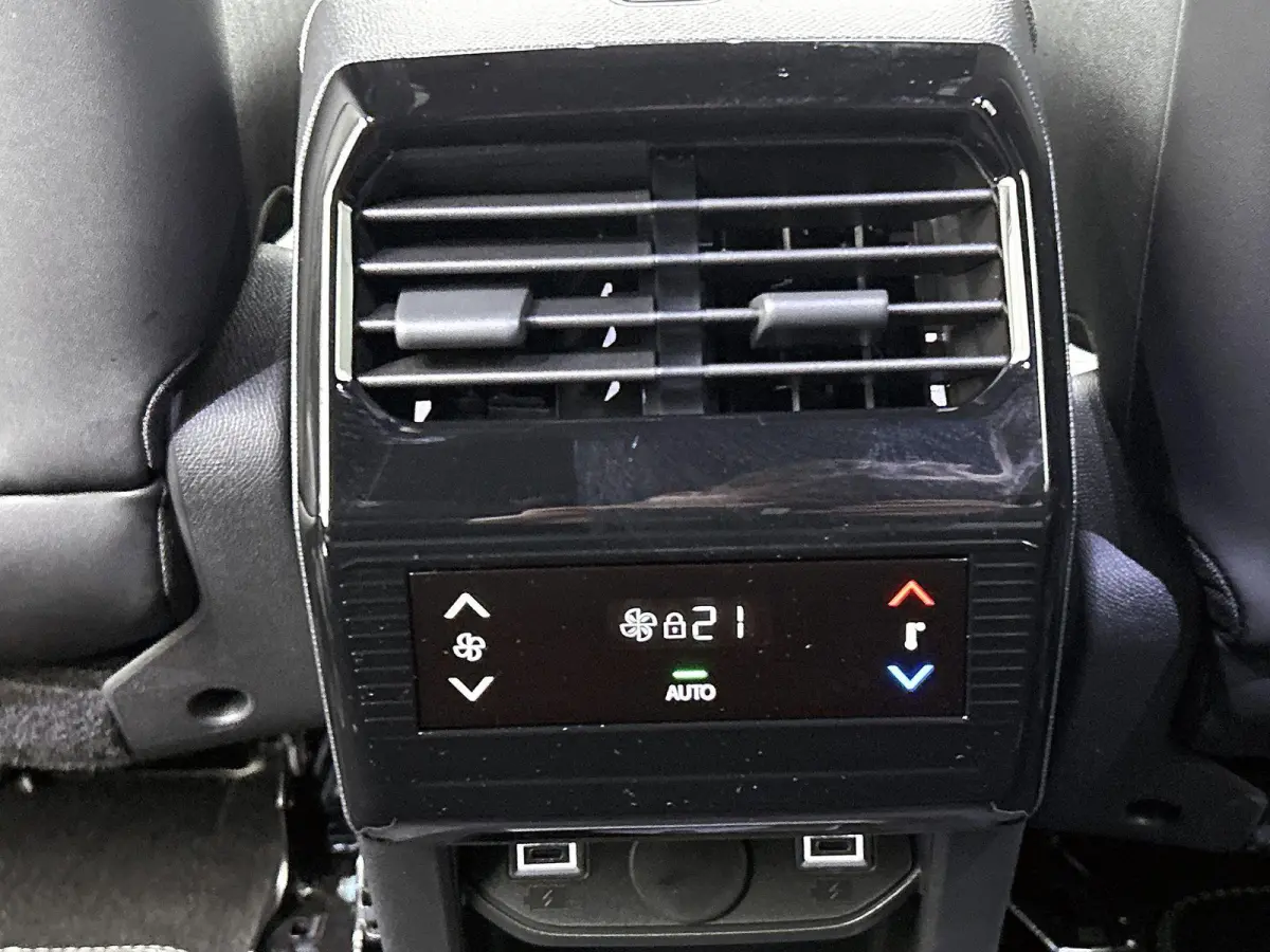GT Avantage 73 kWh 210pk Automaat | 8 JAAR GARANTIE | Trekhaak | 360 Camera | Elektrische Achterklep | Alcantara Bekleding | Navigatie | Climate Control | Adaptieve Cruise Control | Full-LED