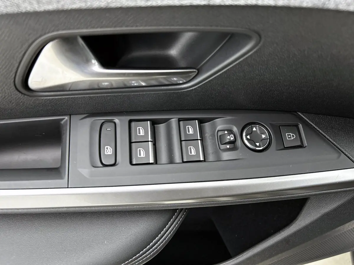 GT Avantage 73 kWh 210pk Automaat | 8 JAAR GARANTIE | Trekhaak | 360 Camera | Elektrische Achterklep | Alcantara Bekleding | Navigatie | Climate Control | Adaptieve Cruise Control | Full-LED