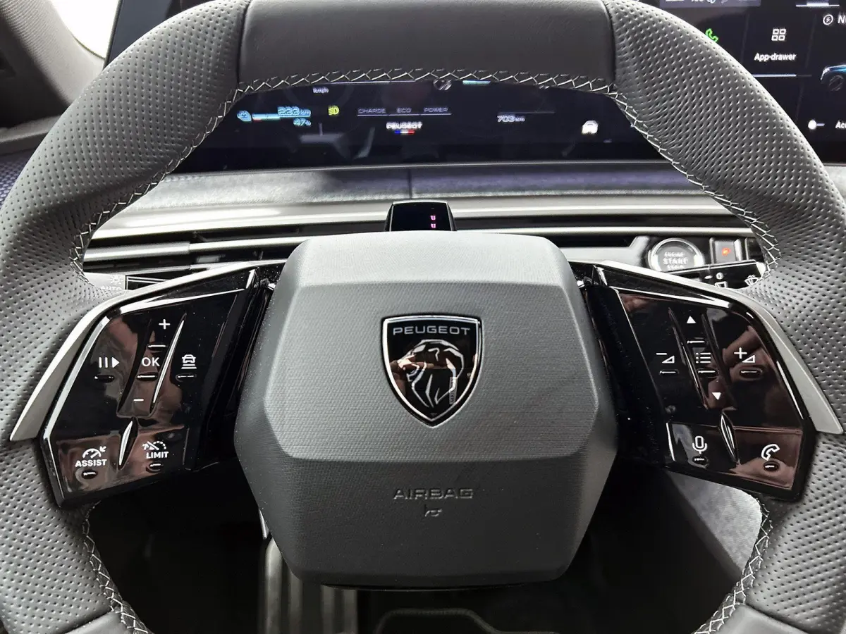 GT Avantage 73 kWh 210pk Automaat | 8 JAAR GARANTIE | Trekhaak | 360 Camera | Elektrische Achterklep | Alcantara Bekleding | Navigatie | Climate Control | Adaptieve Cruise Control | Full-LED