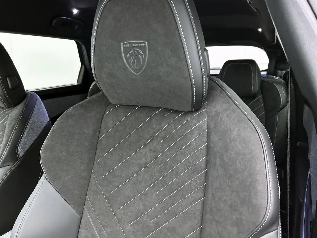 GT Avantage 73 kWh 210pk Automaat | 8 JAAR GARANTIE | Trekhaak | 360 Camera | Elektrische Achterklep | Alcantara Bekleding | Navigatie | Climate Control | Adaptieve Cruise Control | Full-LED