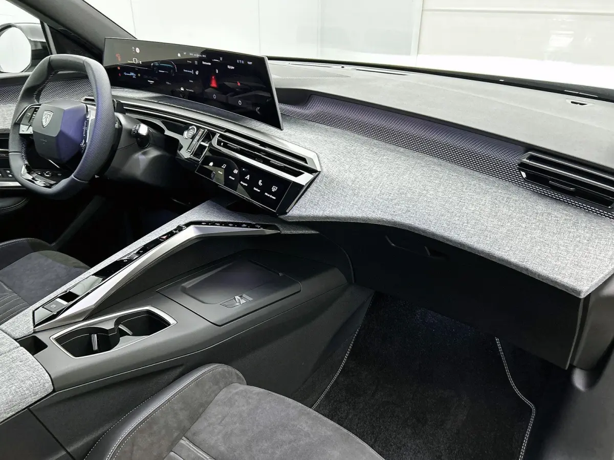 GT Avantage 73 kWh 210pk Automaat | 8 JAAR GARANTIE | Trekhaak | 360 Camera | Elektrische Achterklep | Alcantara Bekleding | Navigatie | Climate Control | Adaptieve Cruise Control | Full-LED