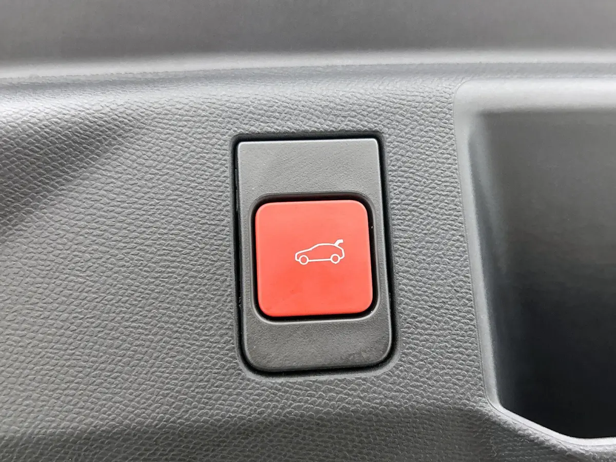 GT Avantage 73 kWh 210pk Automaat | 8 JAAR GARANTIE | Trekhaak | 360 Camera | Elektrische Achterklep | Alcantara Bekleding | Navigatie | Climate Control | Adaptieve Cruise Control | Full-LED