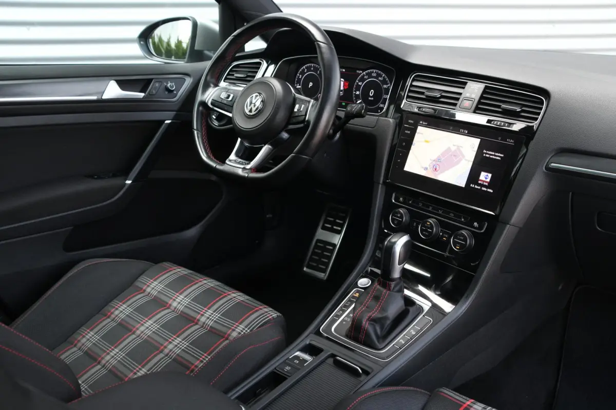 2.0 TSI GTI Performance PANO | LED | CARPLAY
