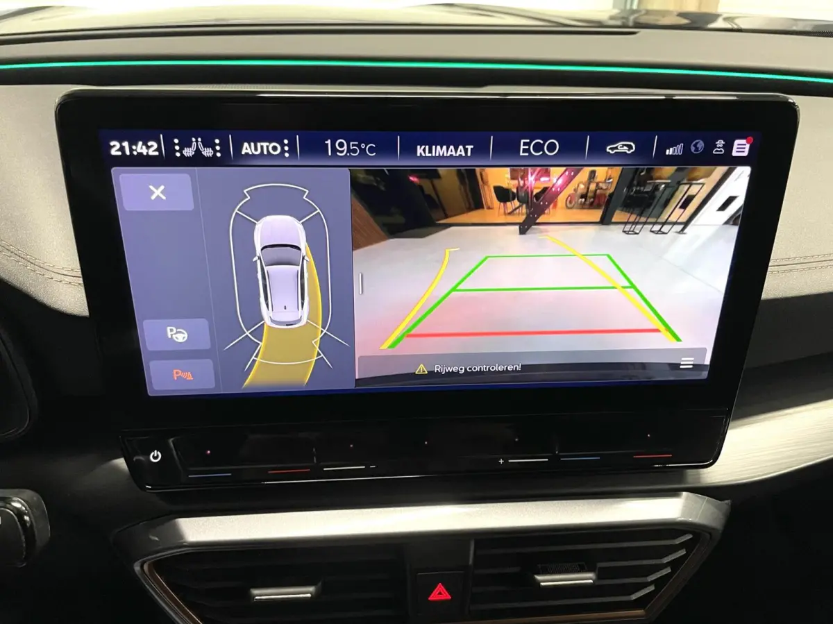 1.4 e-Hybrid VZ 245 PK/ Camera/ CarPlay/ 19''LMV/ Matrix LED