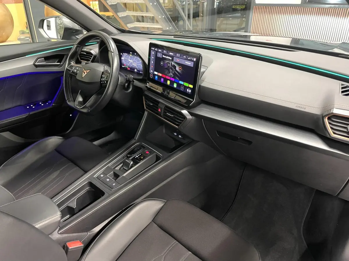 1.4 e-Hybrid VZ 245 PK/ Camera/ CarPlay/ 19''LMV/ Matrix LED