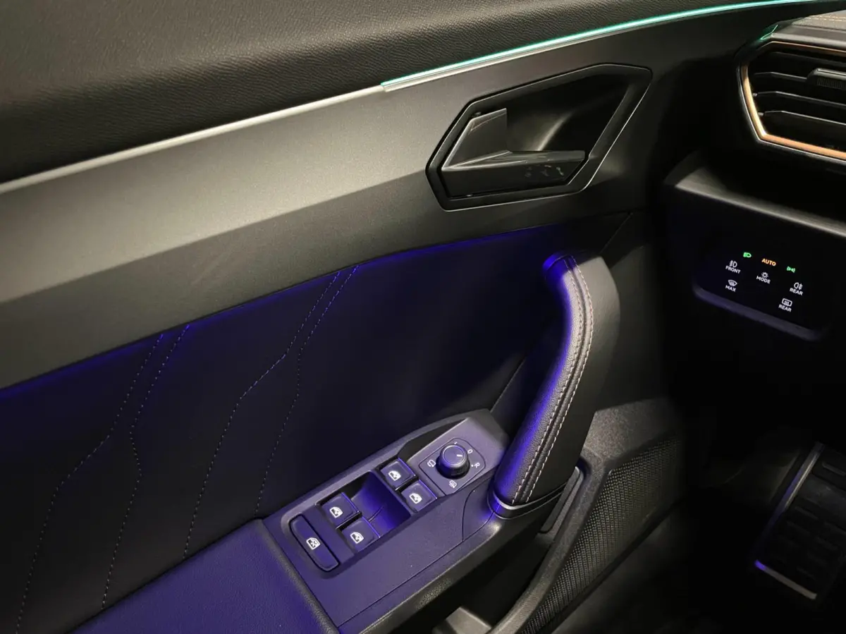 1.4 e-Hybrid VZ 245 PK/ Camera/ CarPlay/ 19''LMV/ Matrix LED